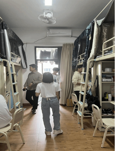 物电学院开展学生宿舍安全卫生大检查